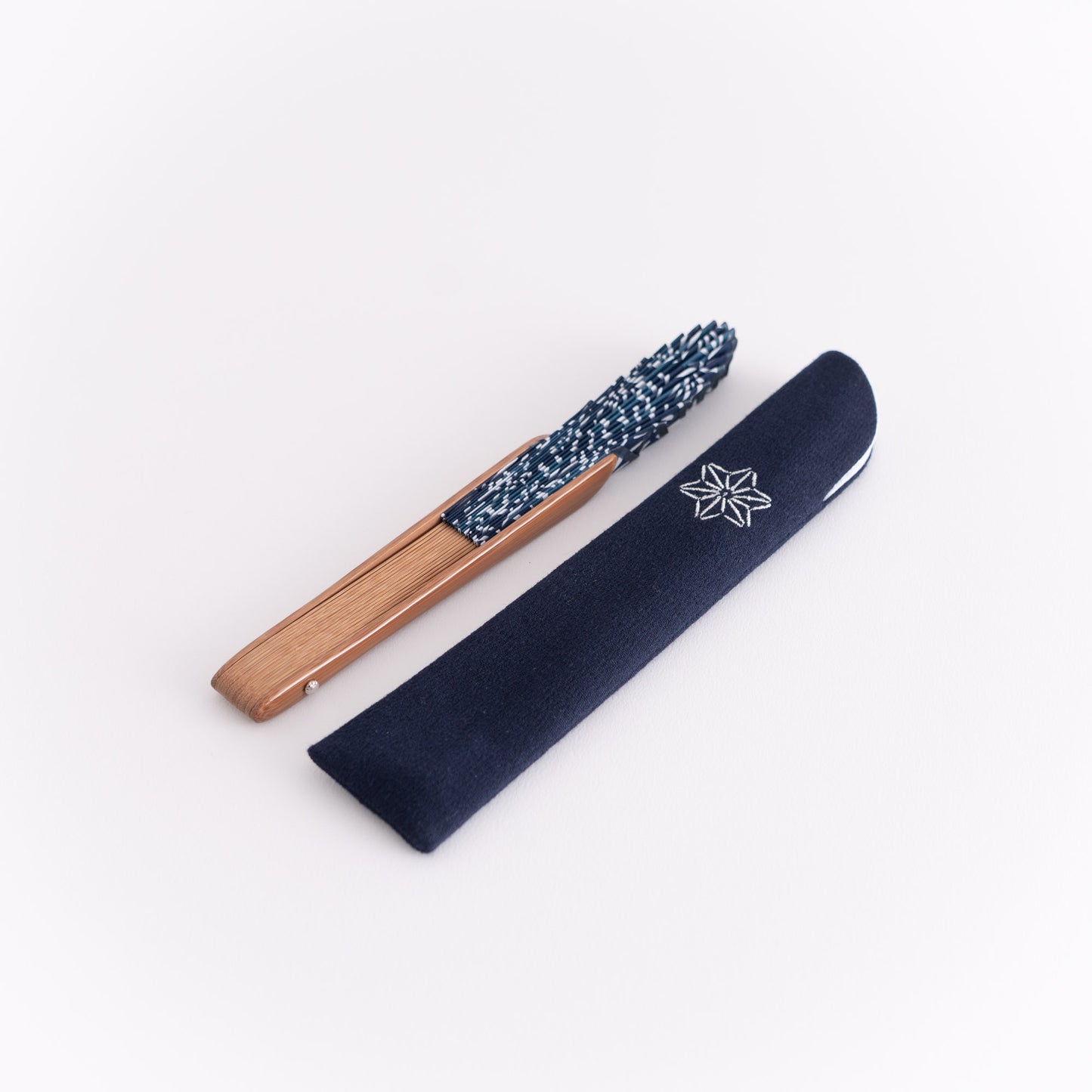Mangetsu Sensu Set Hemp Leaf Kiriko